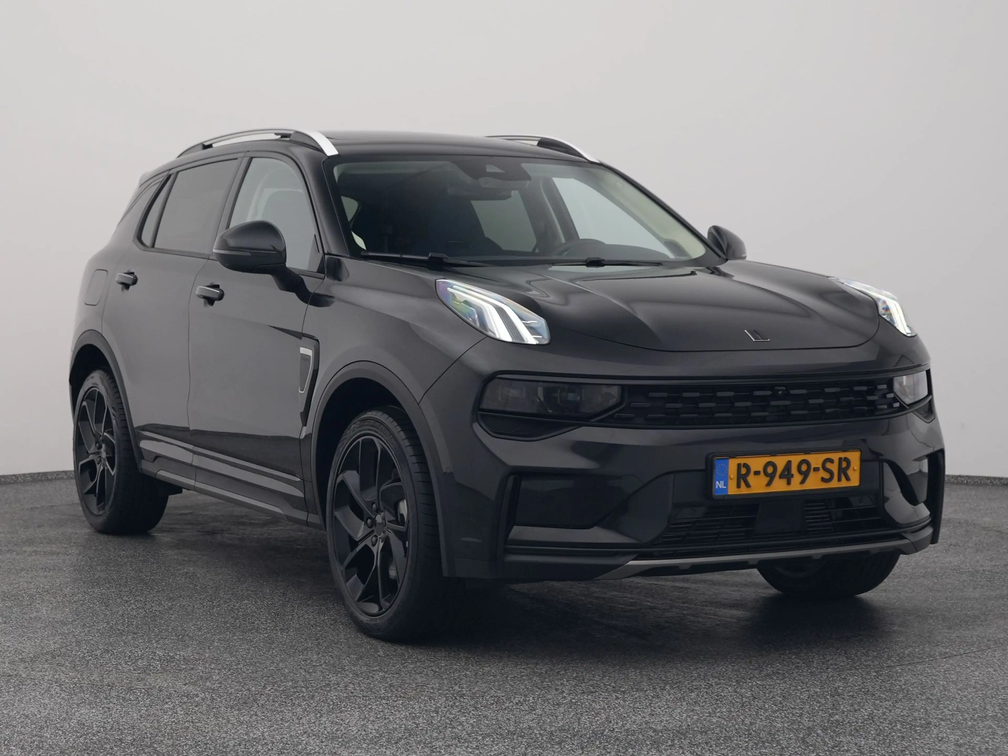 Lynk & Co 01 1.5 Plug-in Hybrid | 360° | BLACK | NLD AUTO — photo 2