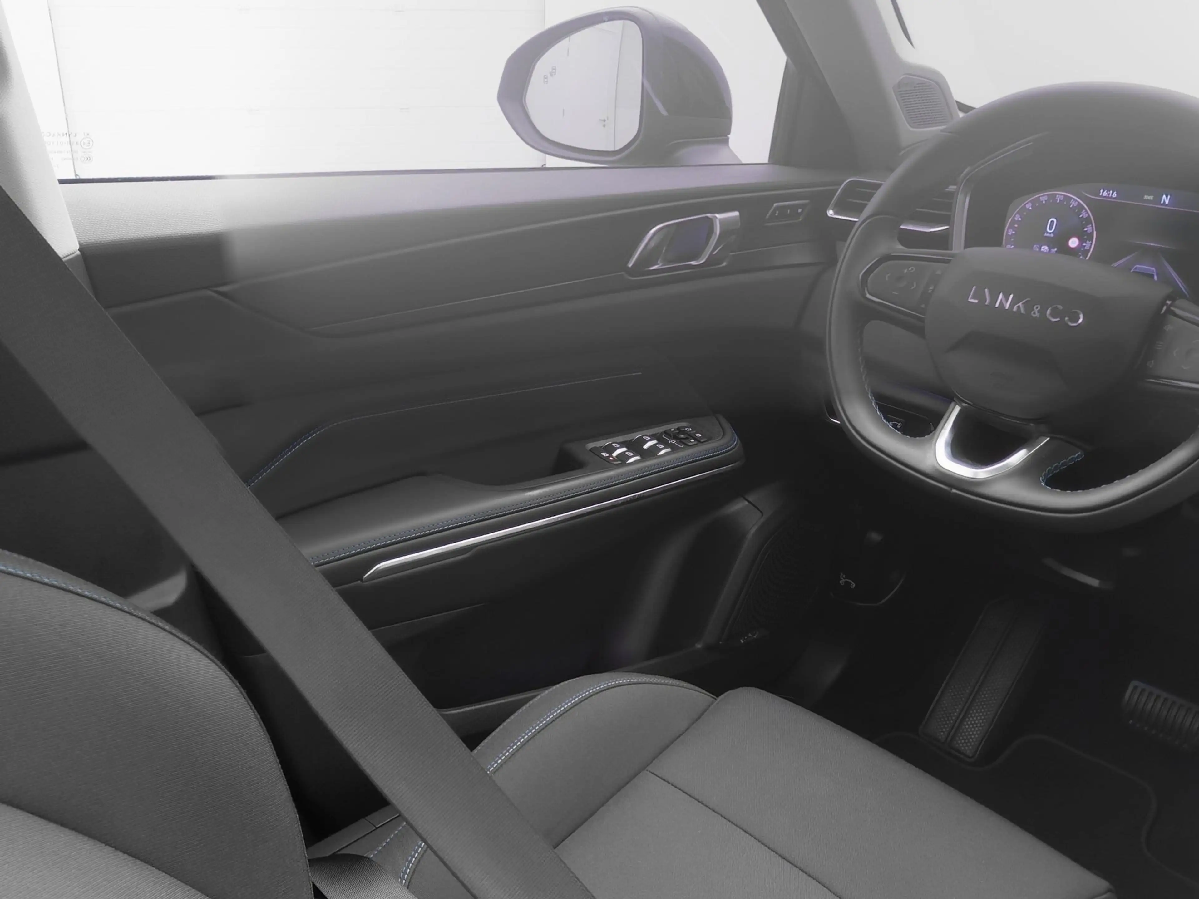 Lynk & Co 01 1.5 Plug-in Hybrid | 360° | BLACK | NLD AUTO — photo 11