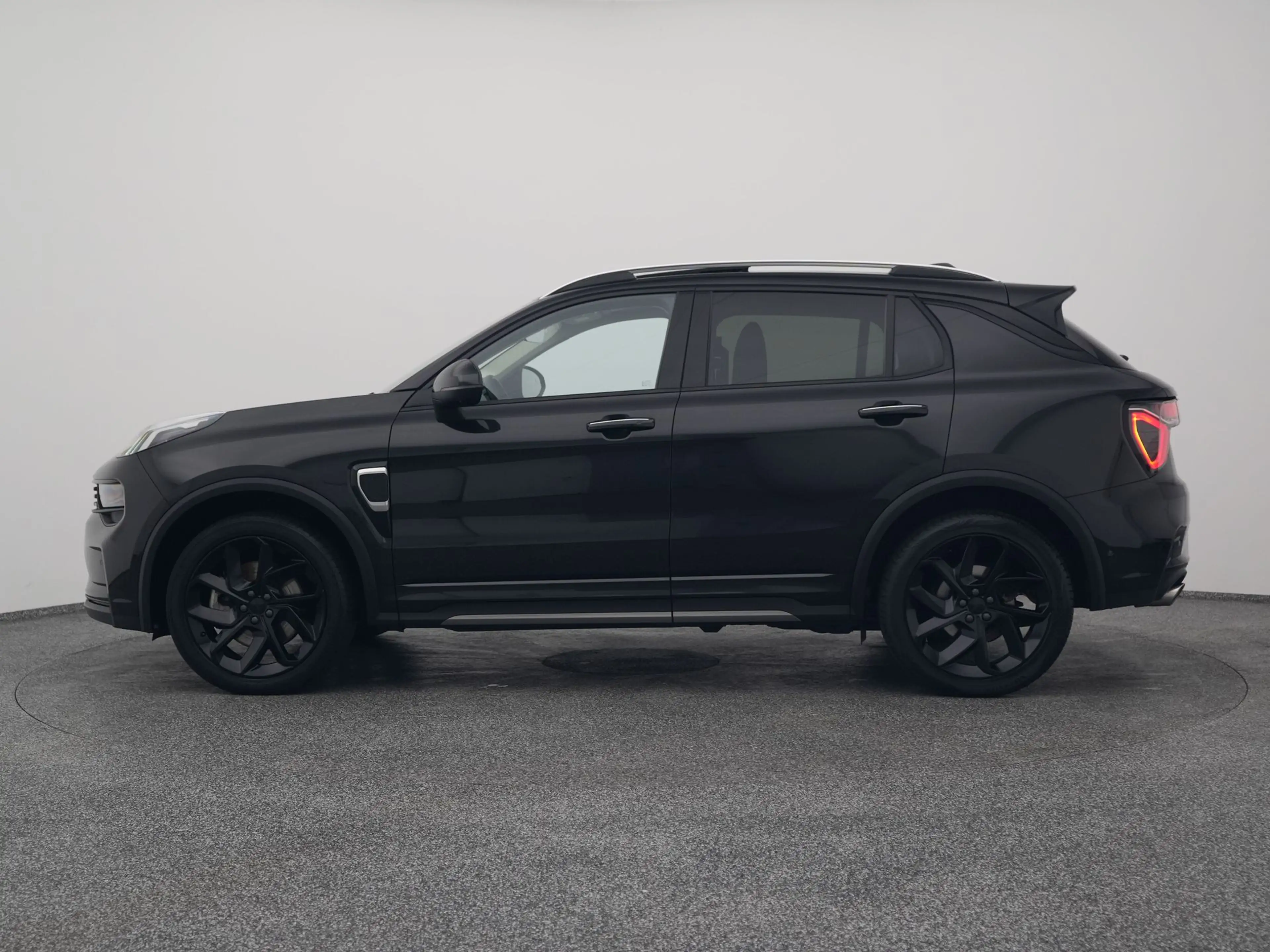 Lynk & Co 01 1.5 Plug-in Hybrid | 360° | BLACK | NLD AUTO — photo 13