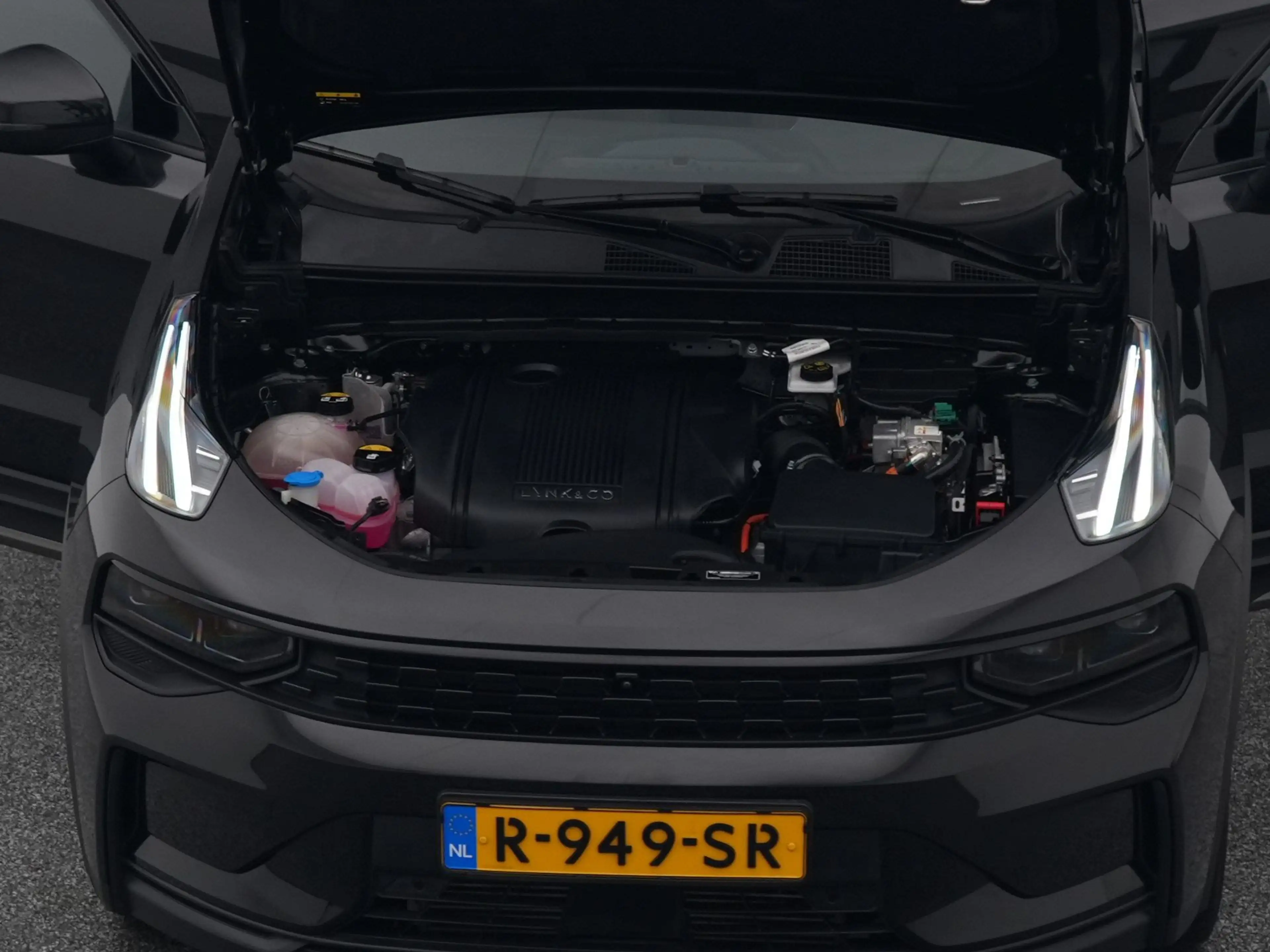 Lynk & Co 01 1.5 Plug-in Hybrid | 360° | BLACK | NLD AUTO — photo 31