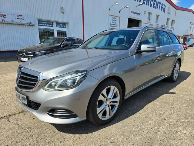Mercedes-Benz E 220 E 220 CDI BE MOPF ILS Sitzheizung Navi Scheckheft