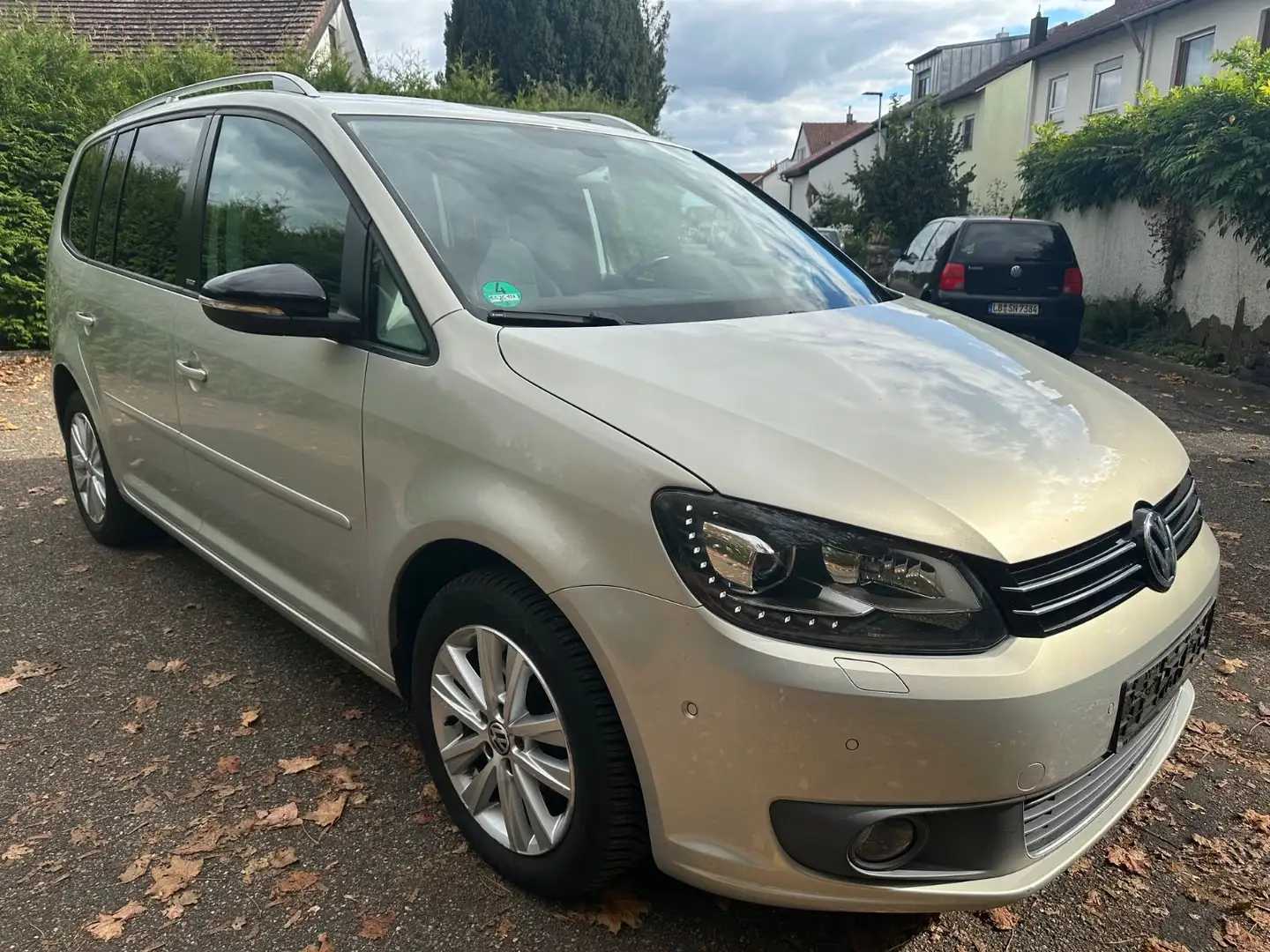 Volkswagen Touran Style BMT 1,6 TDI XENON PANO KLIMA ALU Gold - 2