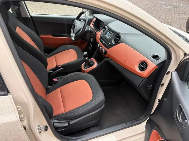 Hyundai I10 view 10