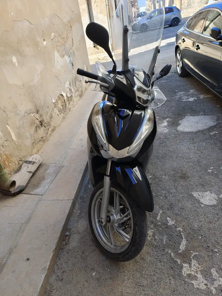 Honda SH 300