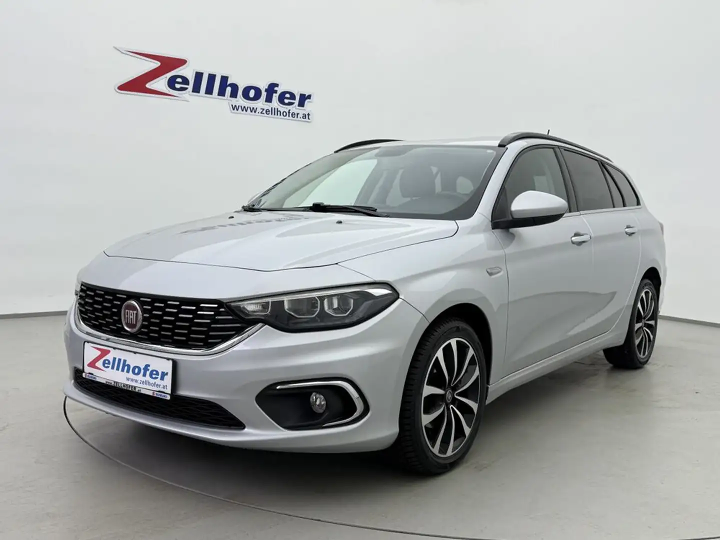 Fiat Tipo 1,6 MultiJet II 120 Lounge Silber - 1