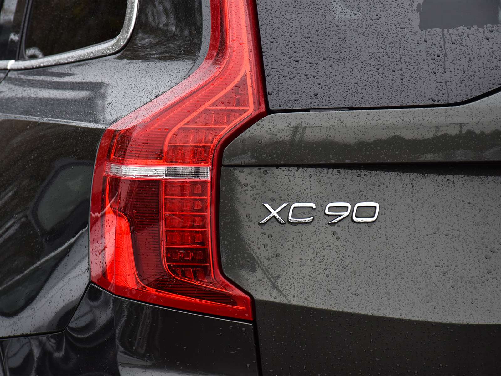 2018 Volvo XC90 T6 AWD Momentum thumb 31