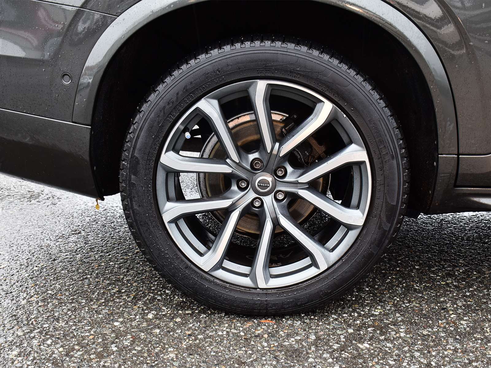 2018 Volvo XC90 T6 AWD Momentum thumb 29