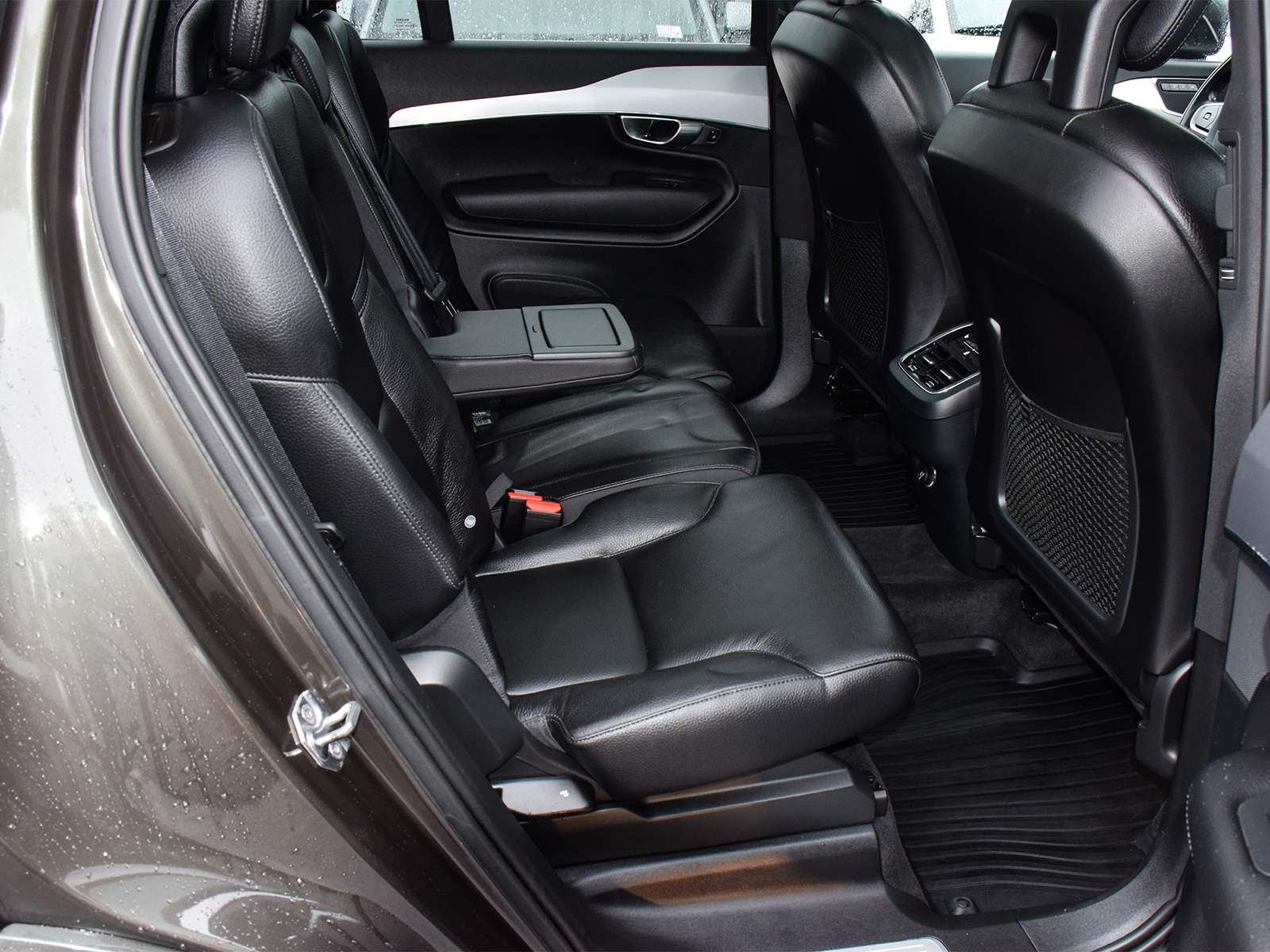 2018 Volvo XC90 T6 AWD Momentum thumb 22