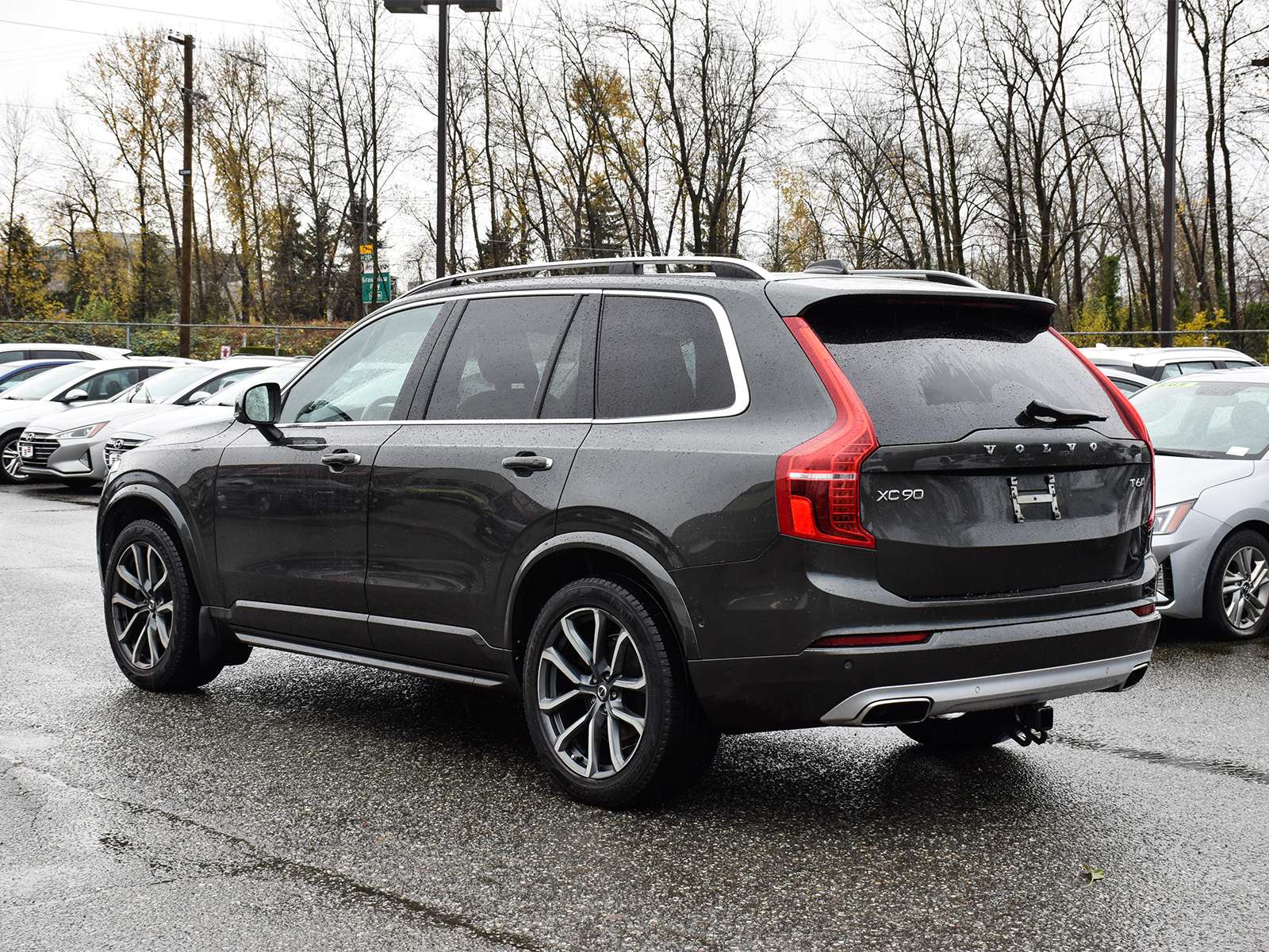 2018 Volvo XC90 T6 AWD Momentum alt 3