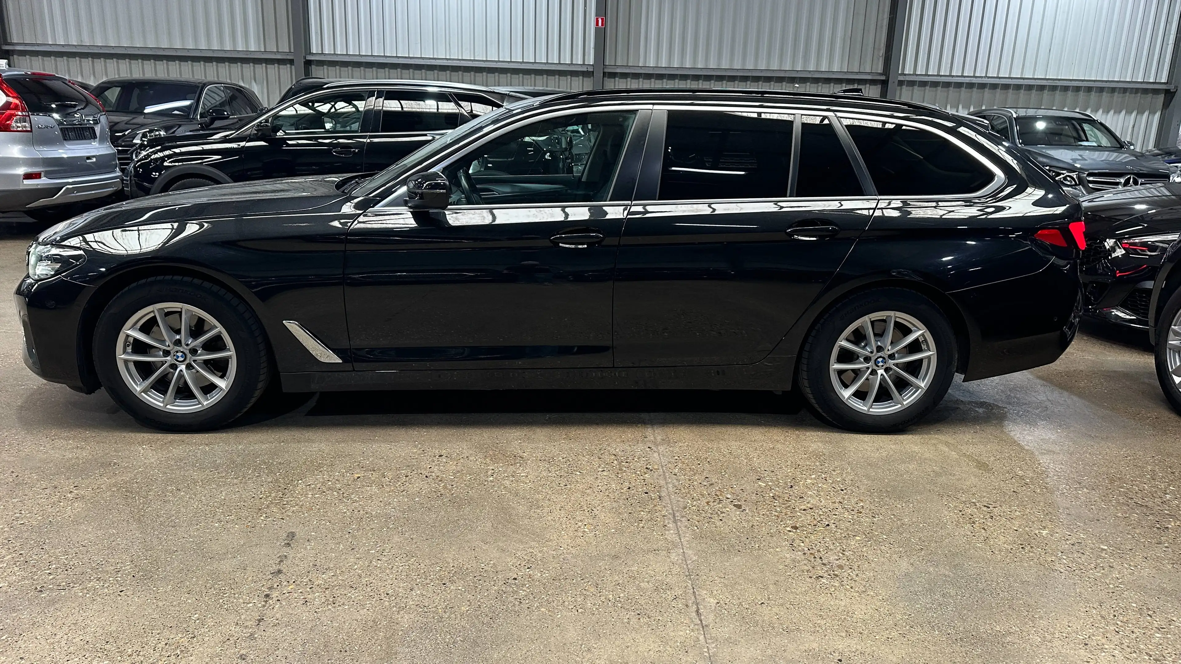 BMW 518 Touring 518 dA AdBlue — photo 7