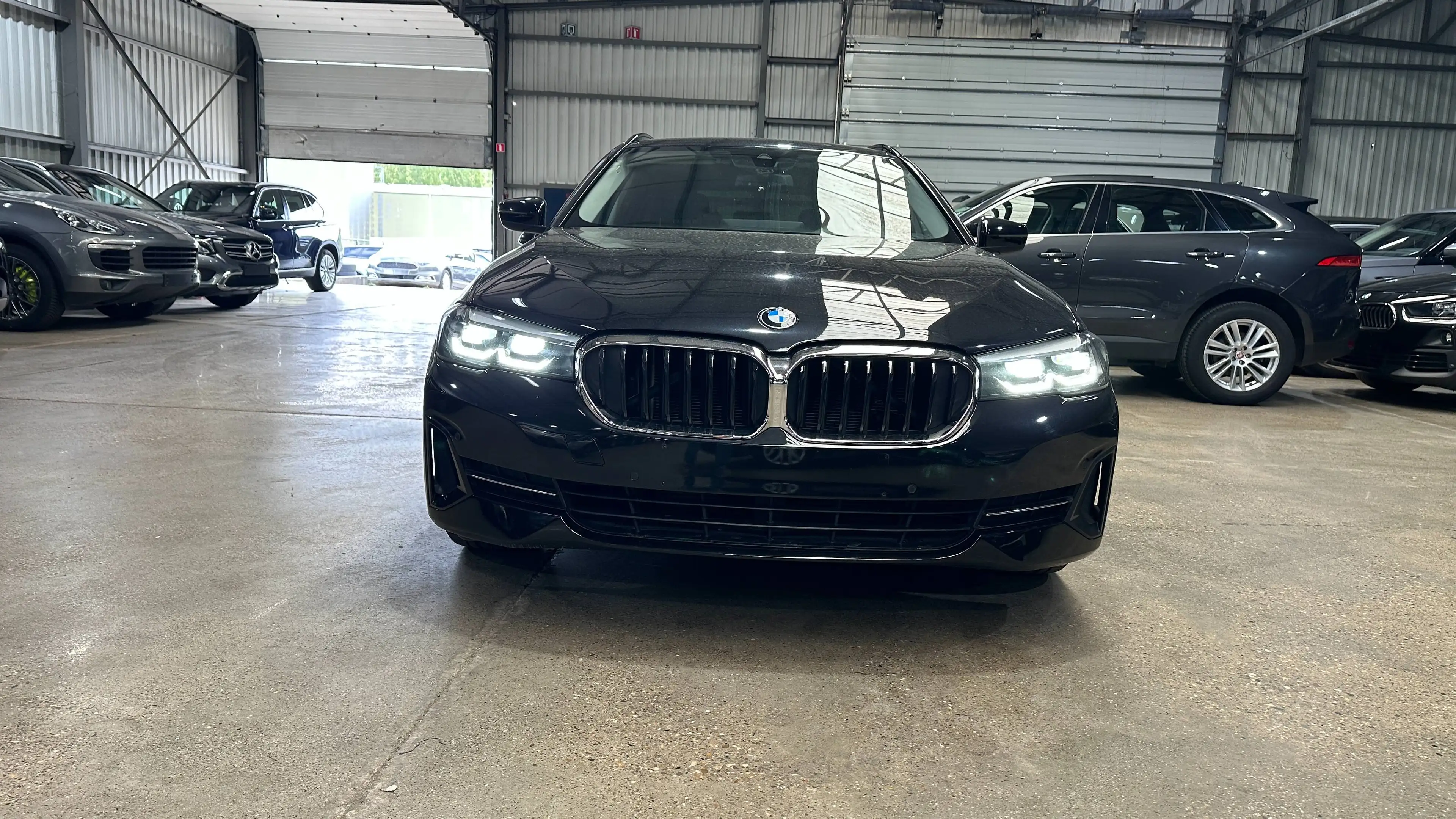 BMW 518 Touring 518 dA AdBlue — photo 2