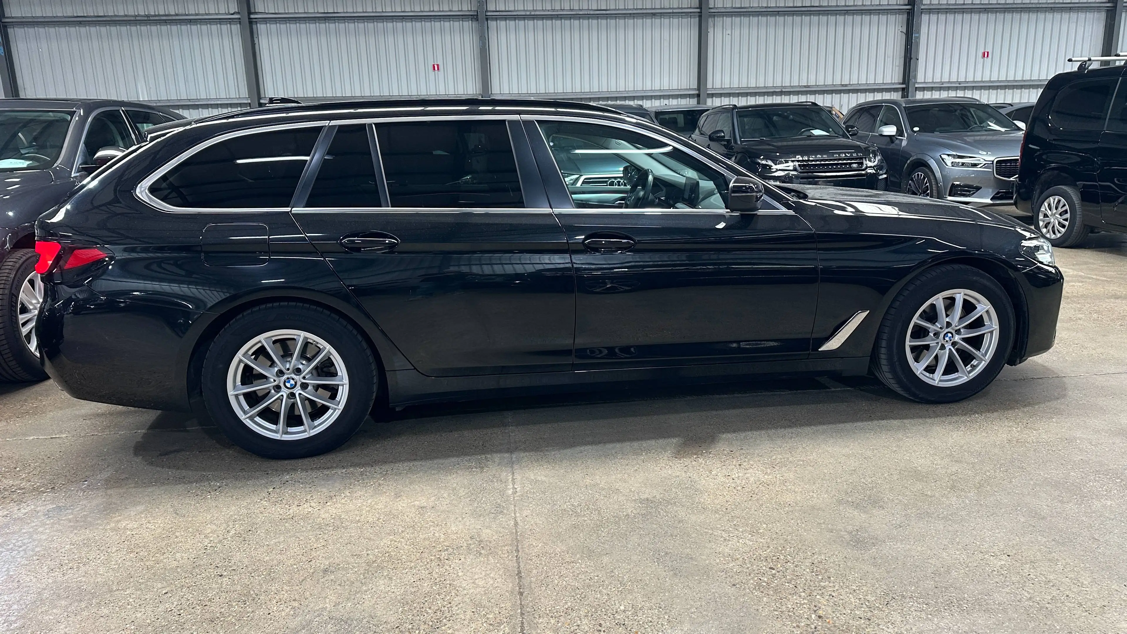 BMW 518 Touring 518 dA AdBlue — photo 4