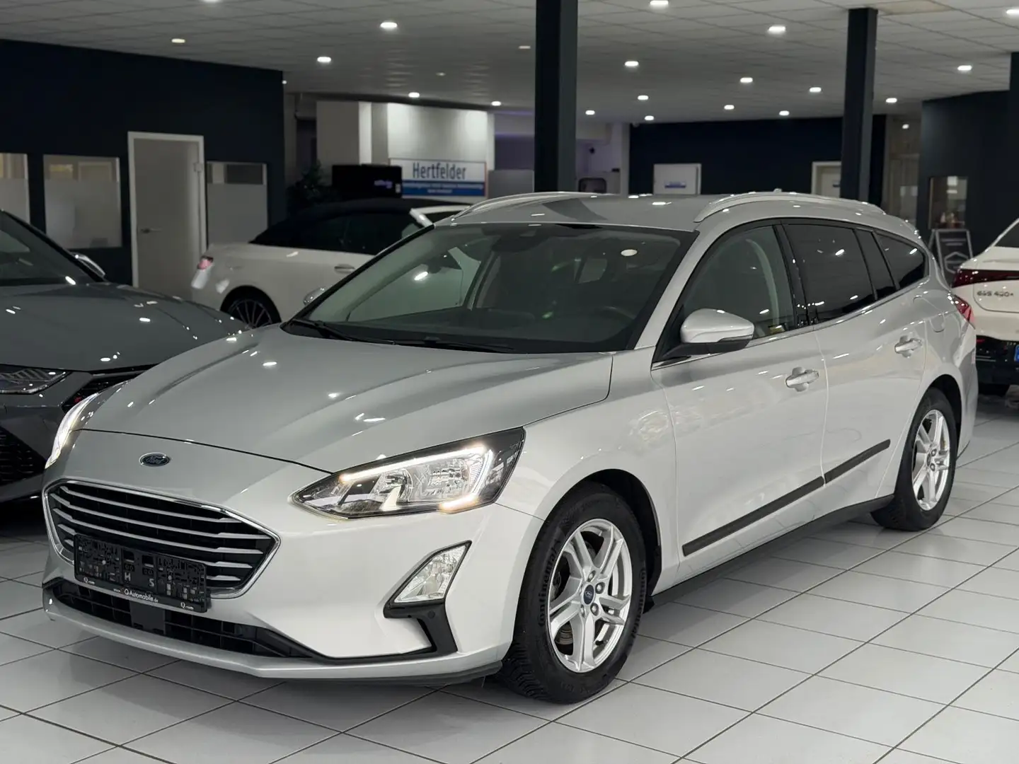 Ford Focus Turnier C&C*PARK-ASSIST*NAVI*SPUR-H*CARPLY Argent - 1
