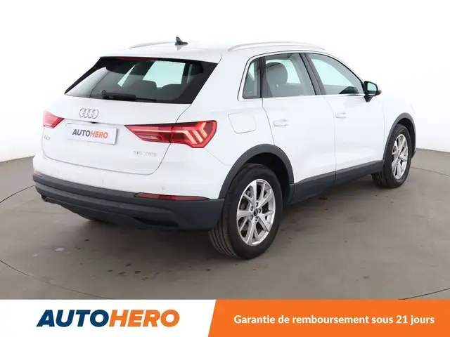 Audi Q3 view 6