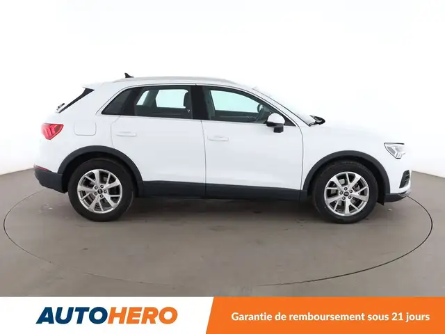 Audi Q3 view 7