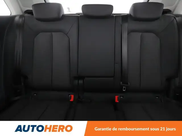 Audi Q3 view 15