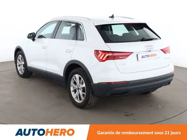 Audi Q3 view 4