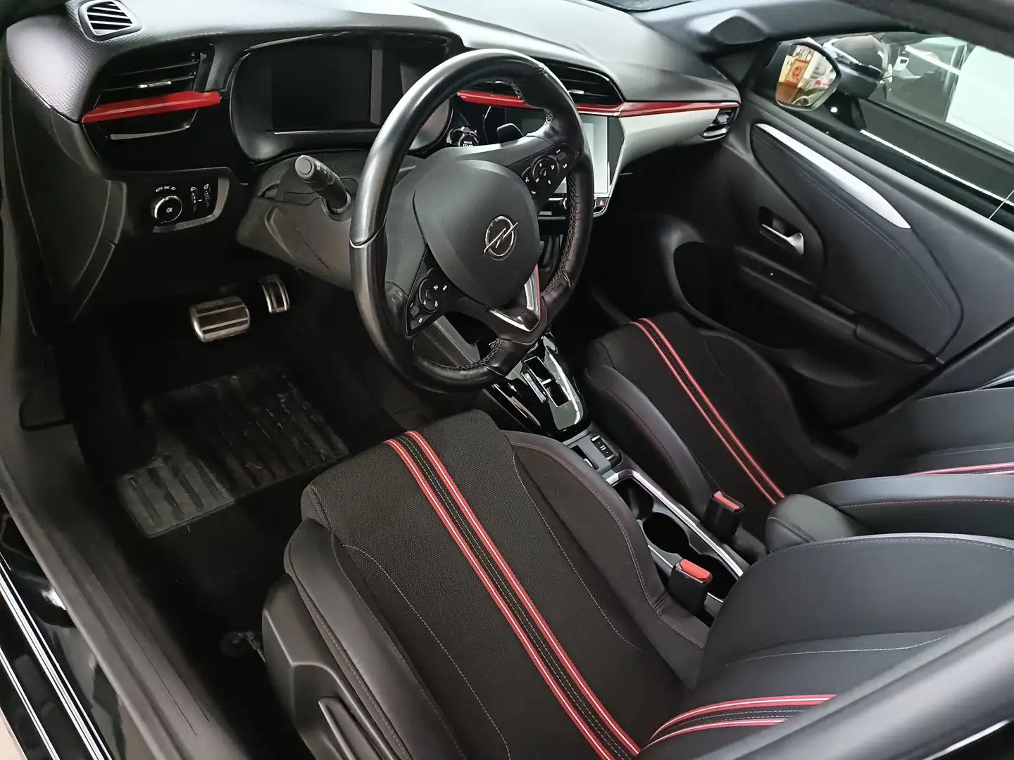 Opel Corsa Corsa GS 1.2 130pk Turbo S/S Aut. **OVERNAME ** Zwart - 2