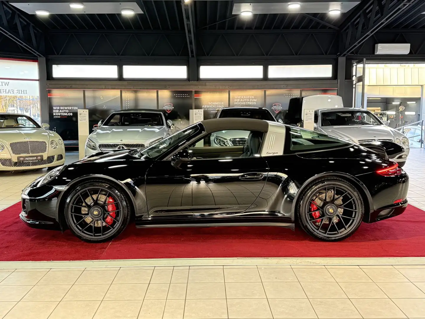 Porsche 911 Targa 4 GTS*PDLS+*Chrono*Bose Schwarz - 2