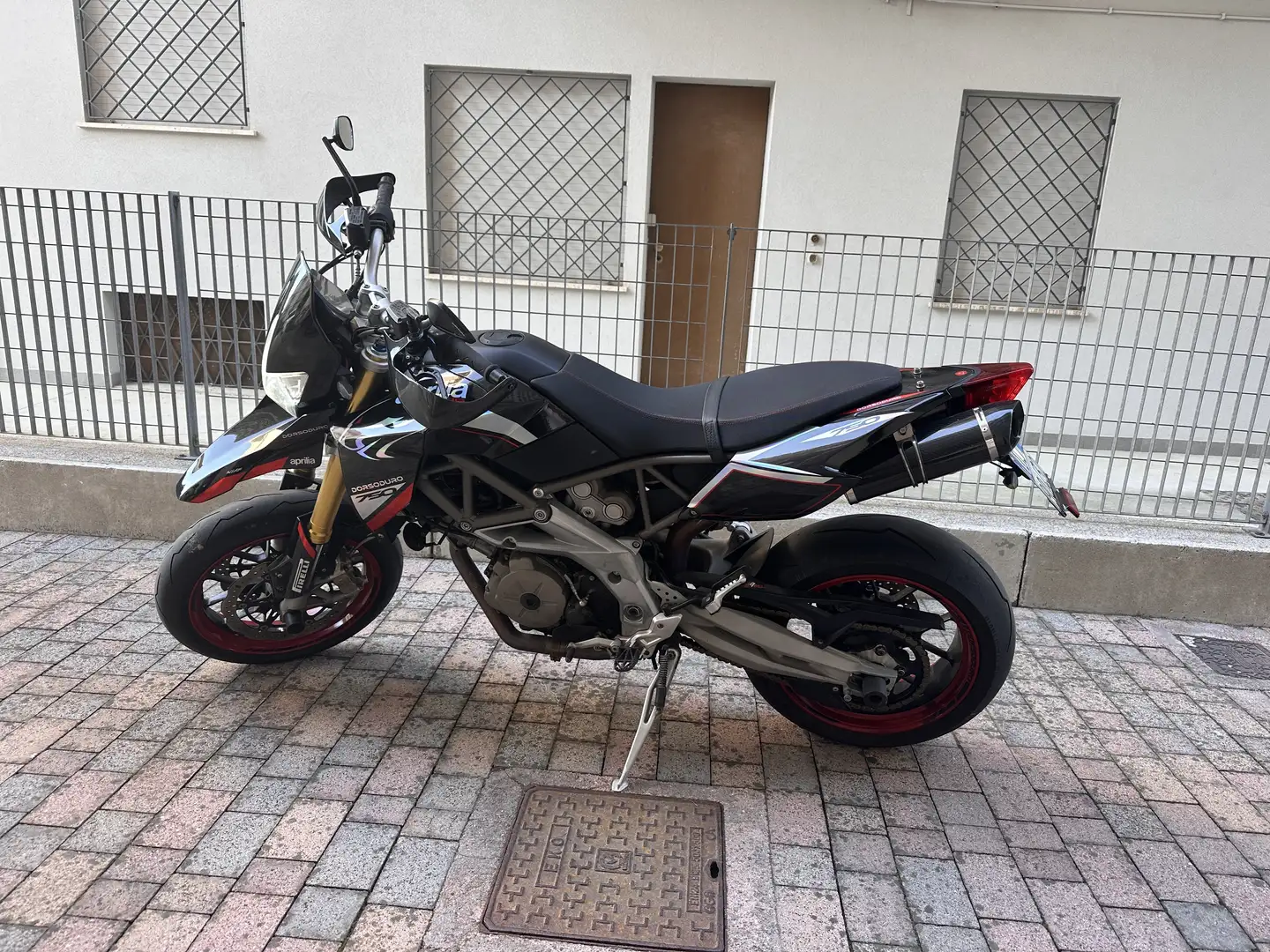 Aprilia Dorsoduro 750 - 2