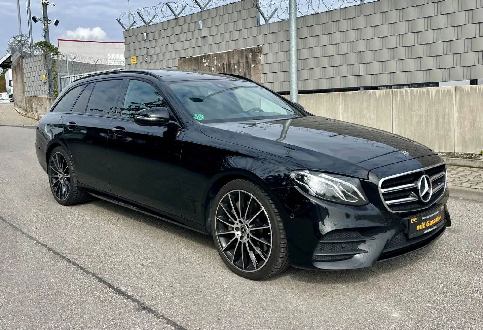Mercedes-Benz E 400 d 4Matic*AMG-Paket*Pano*AHK*Head-Up* Noir - 2