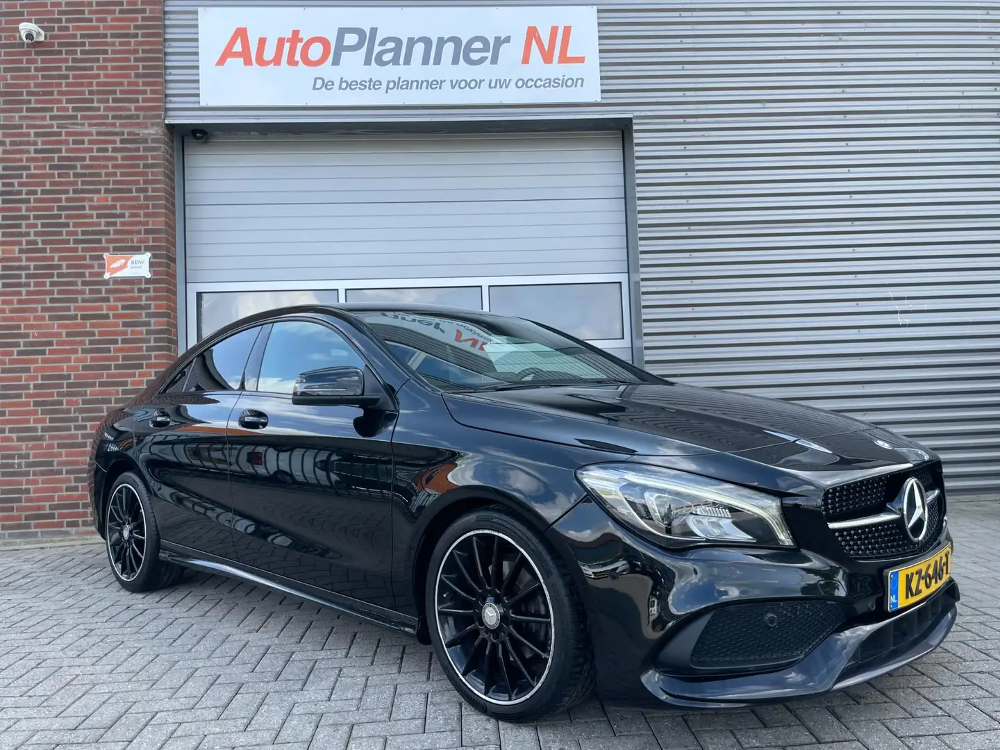 Mercedes-Benz CLA 180 AMG Night Edition Plus! 1e Eig.! Černá - 1