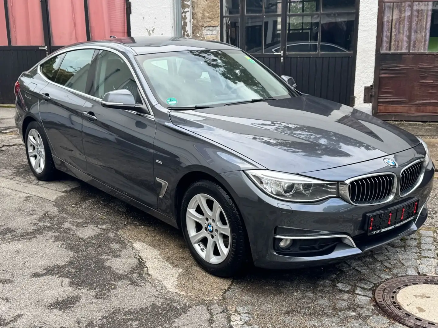 BMW 320 ° Aut. ° Leder °HuD ° Motor neu Grijs - 2