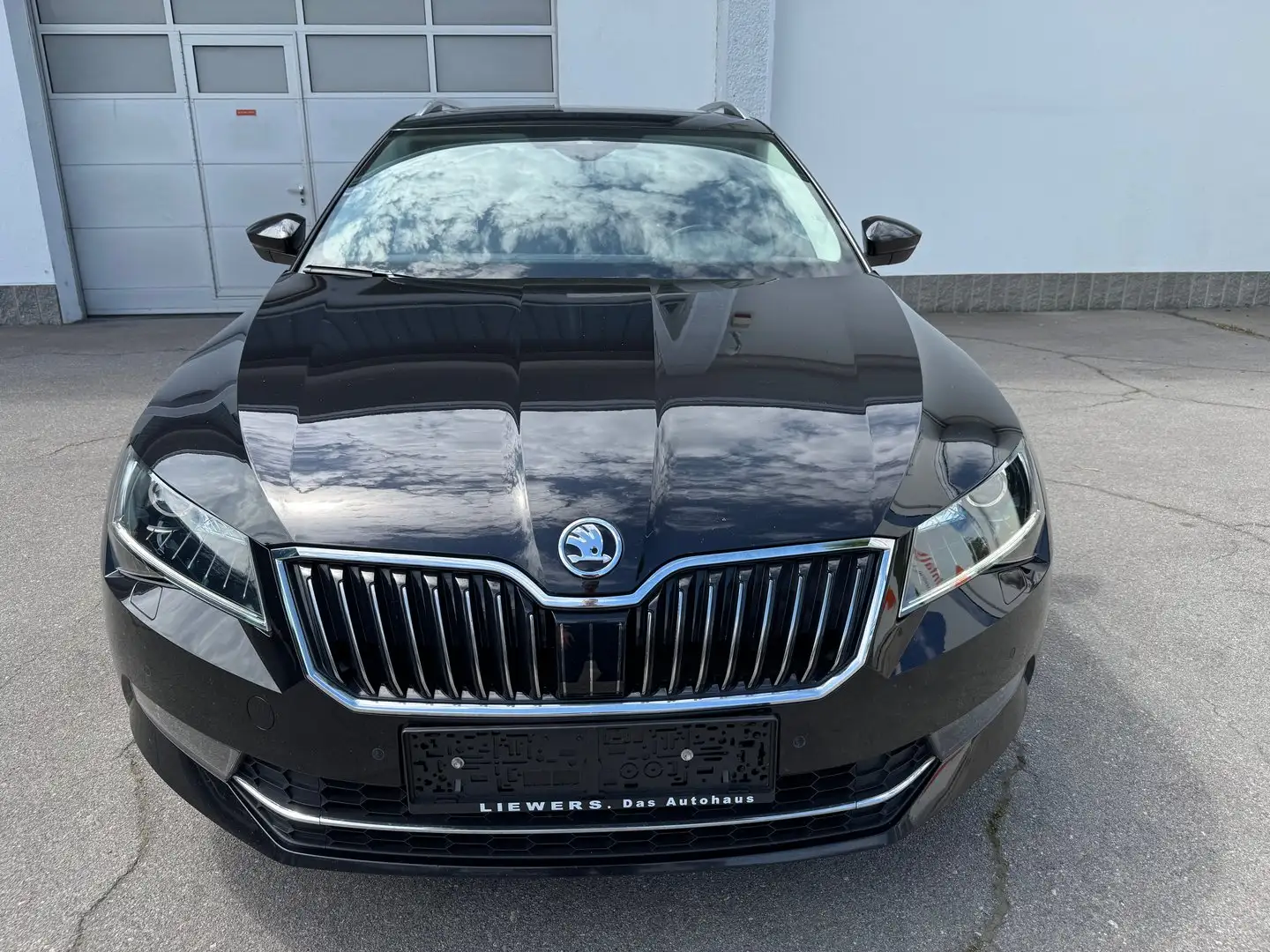 Skoda Superb 4x4 Style TDI DSG Schwarz - 2