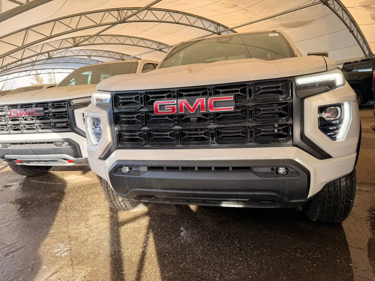 GMC Canyon снимка GMC Canyon