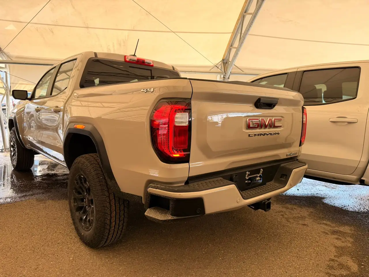 GMC Canyon снимка GMC Canyon