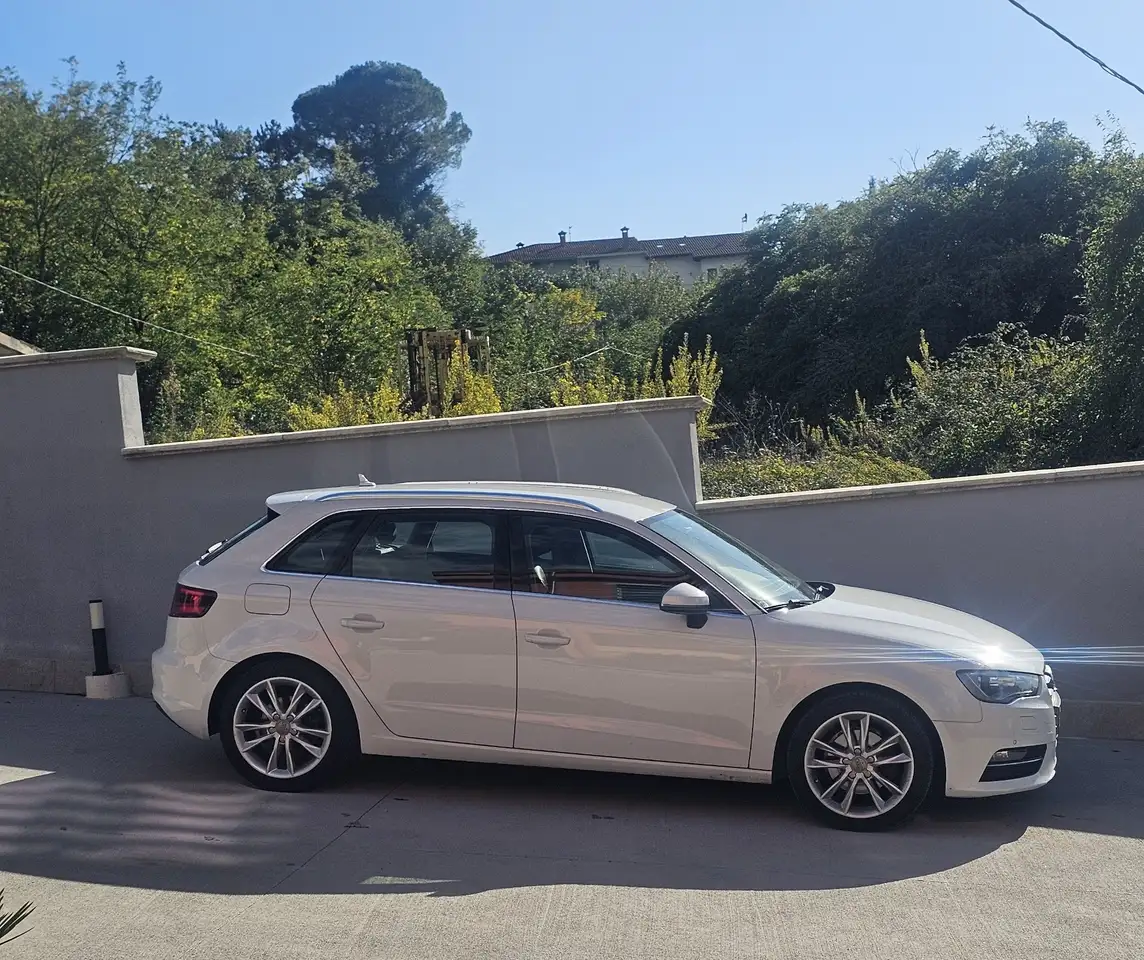 Audi A3 Sportback 2.0 tdi Ambition 150cv s-tronic E6