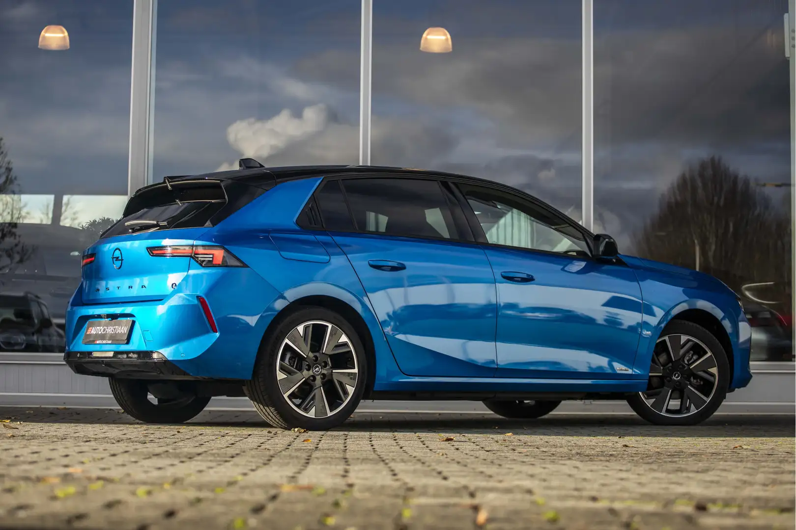Opel Astra Electric 54 kWh GS | Pano | Head-up | Camera Blauw - 2