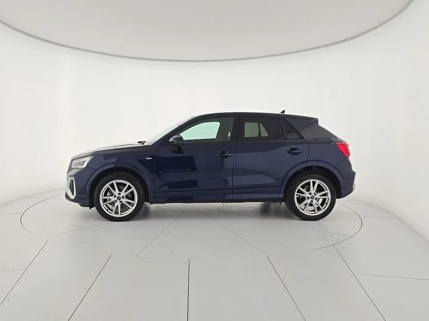 Audi Q2 35 TDI S tronic S line Edition Blu/Azzurro - 2