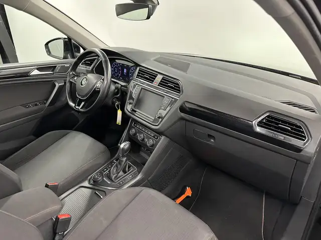 Volkswagen Tiguan view 11