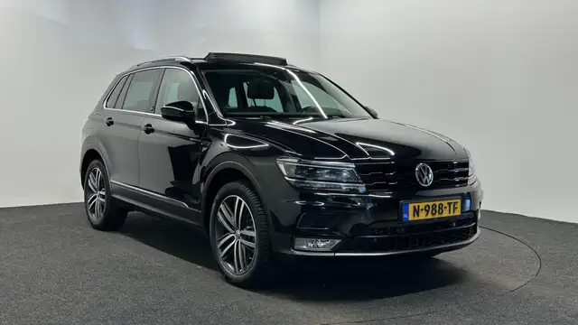 Volkswagen Tiguan view 3