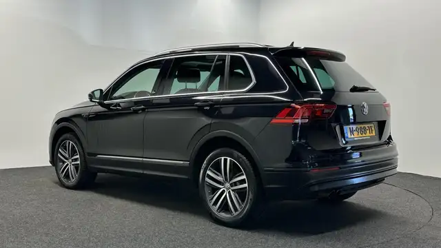 Volkswagen Tiguan view 4
