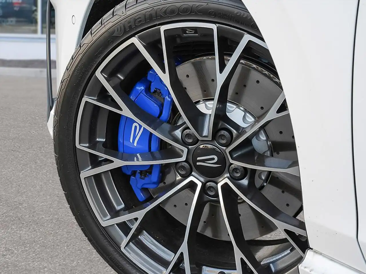 Volkswagen Golf R photo Volkswagen Golf R