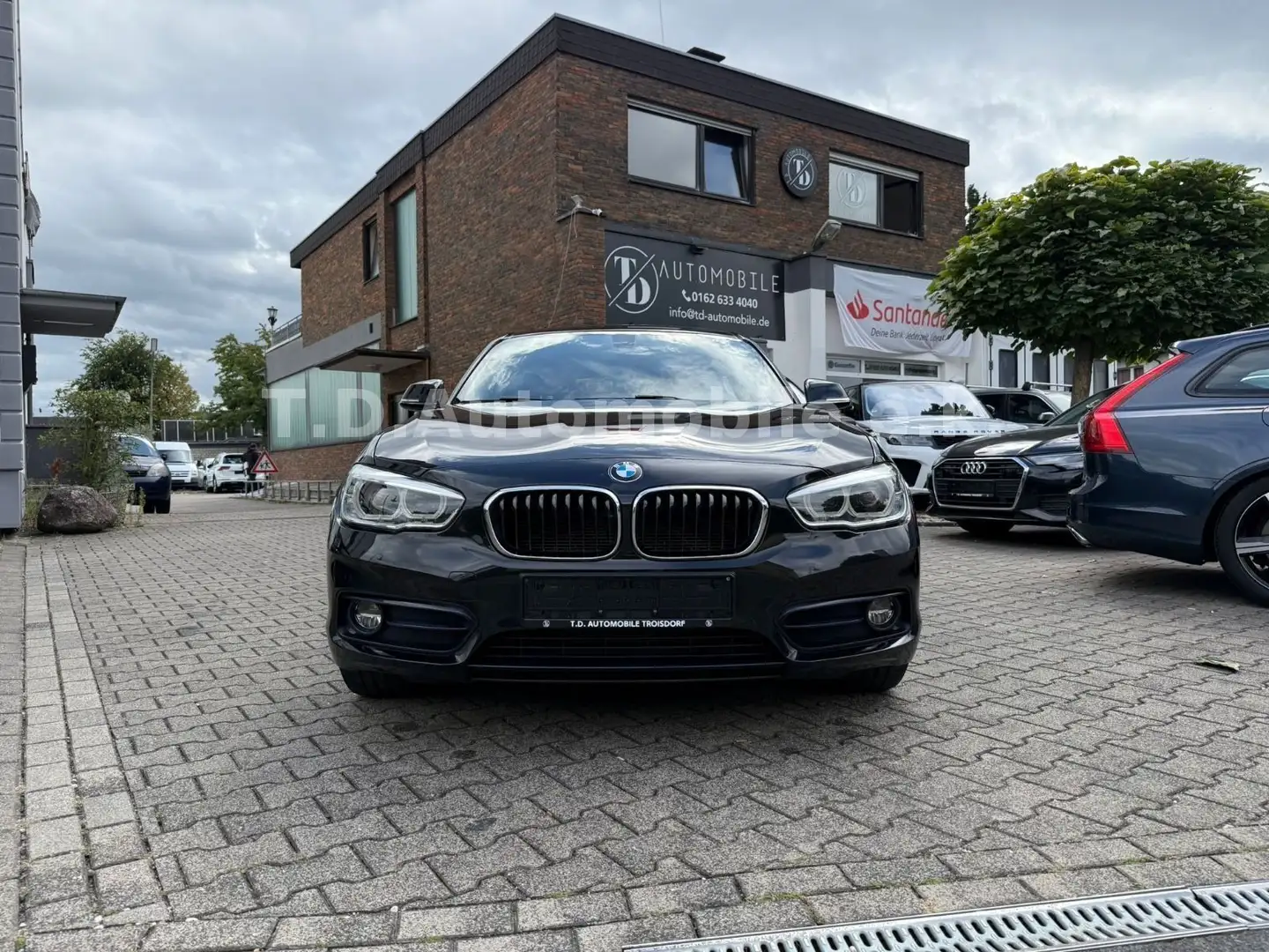 BMW 116 d Sport Line / Tüv Neu / Insp. Neu Noir - 2