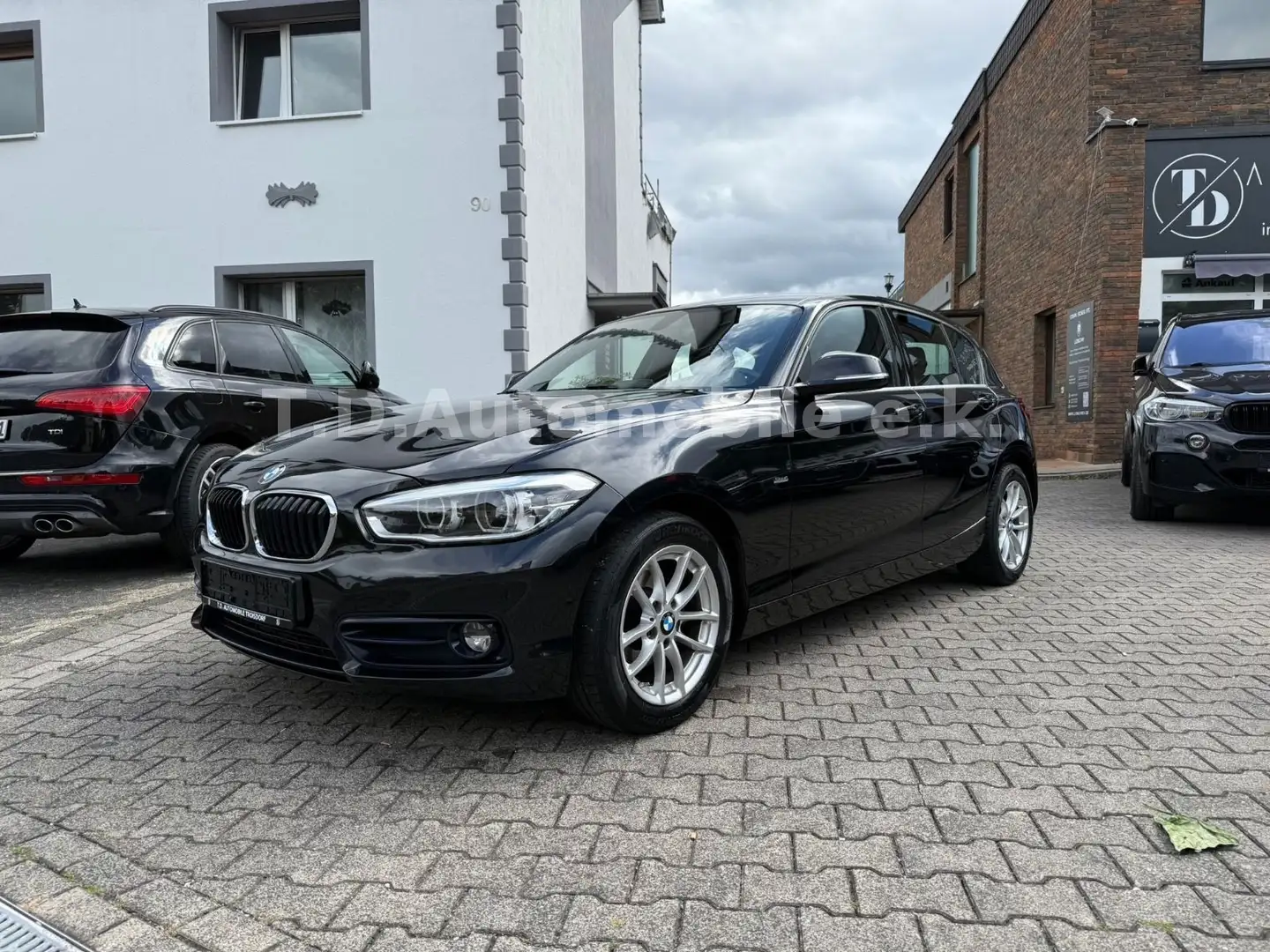 BMW 116 d Sport Line / Tüv Neu / Insp. Neu Noir - 1