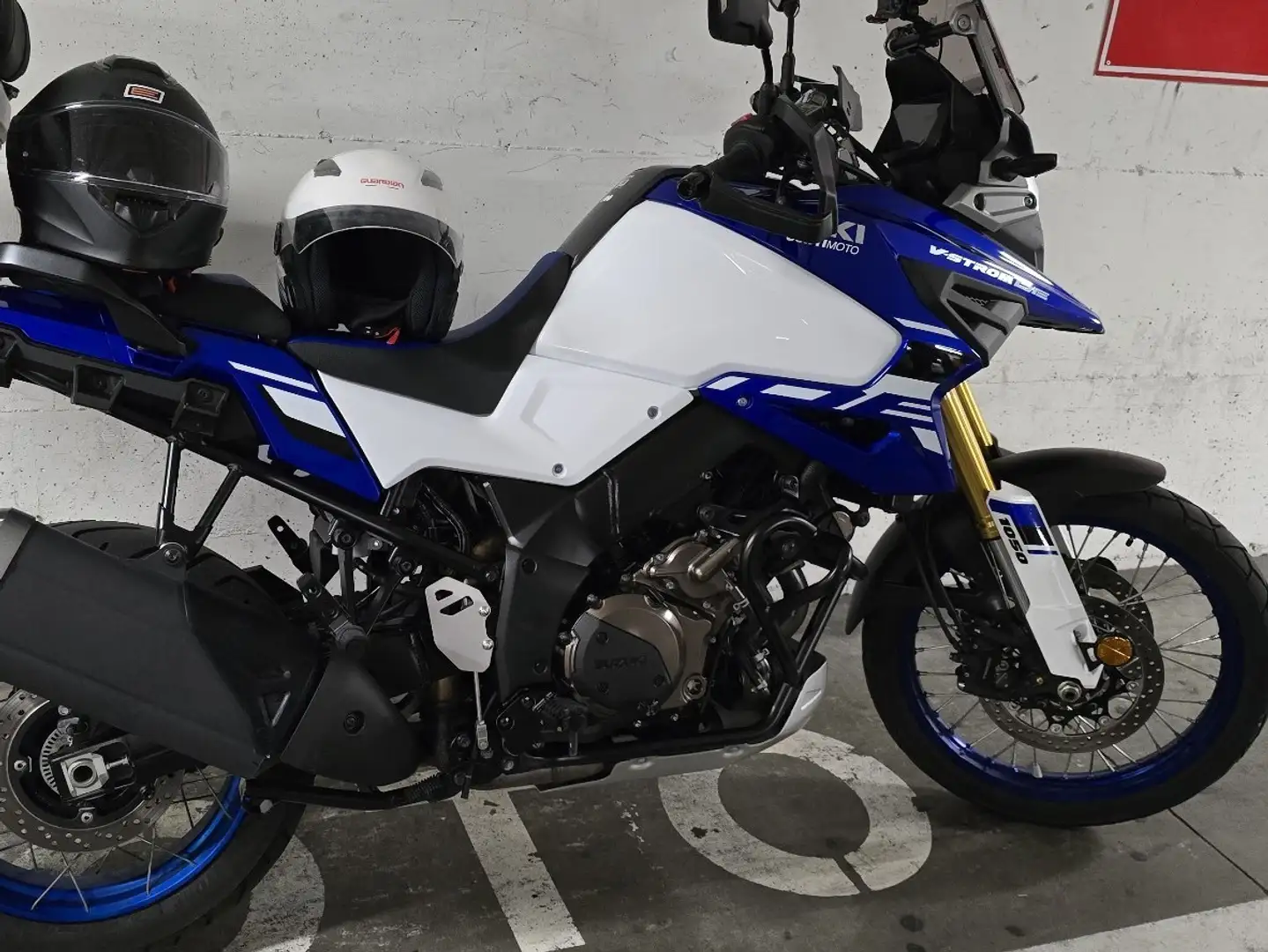 Suzuki V-Strom 1050DE Niebieski - 1