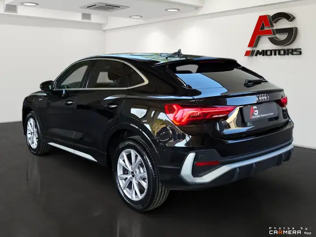 Audi Q3 view 7