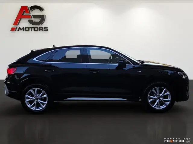 Audi Q3 view 4