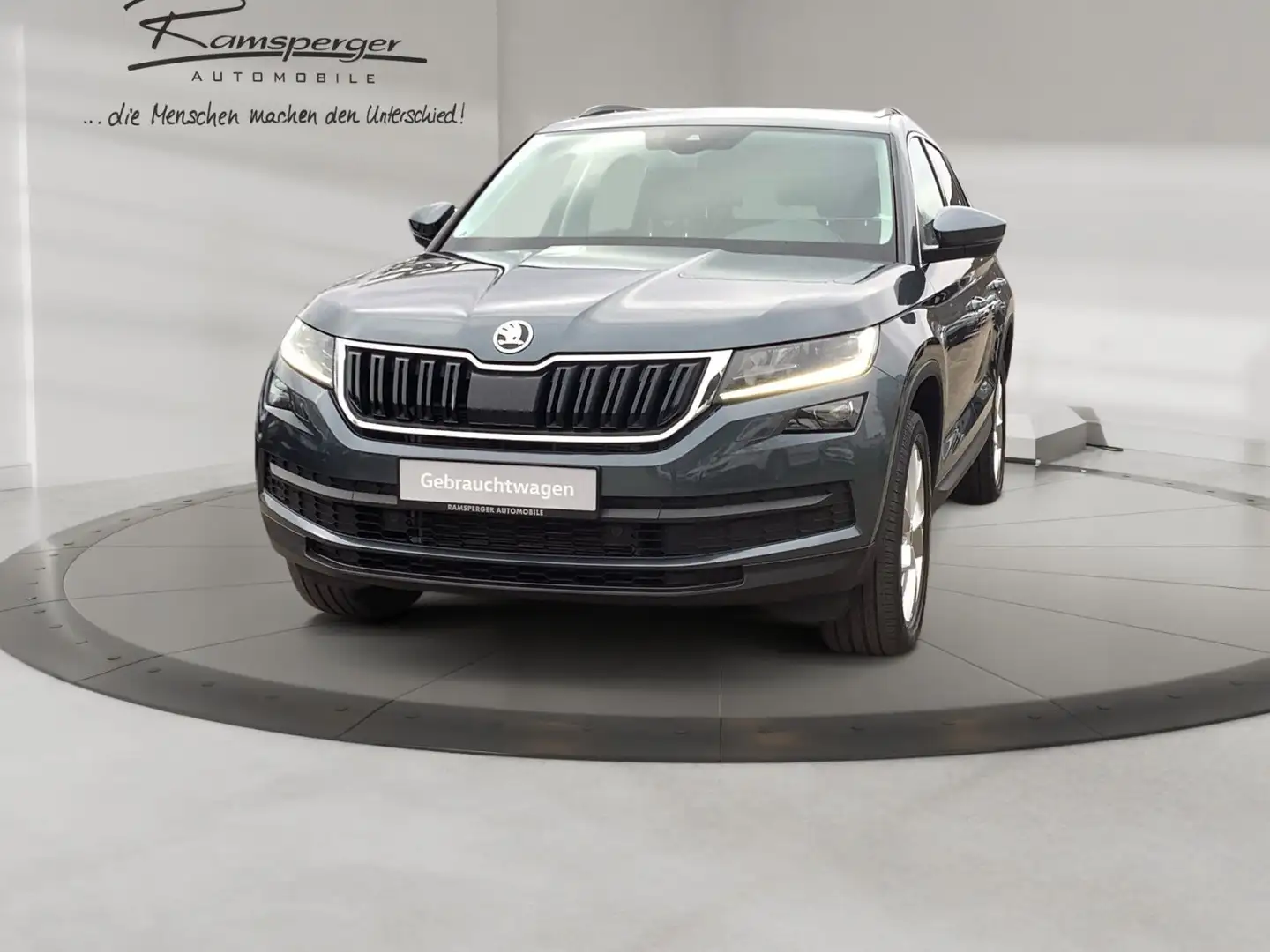 Skoda Kodiaq 2.0 TDI DSG Style 4x4 AHK ACC LED Navi Ka Grau - 2