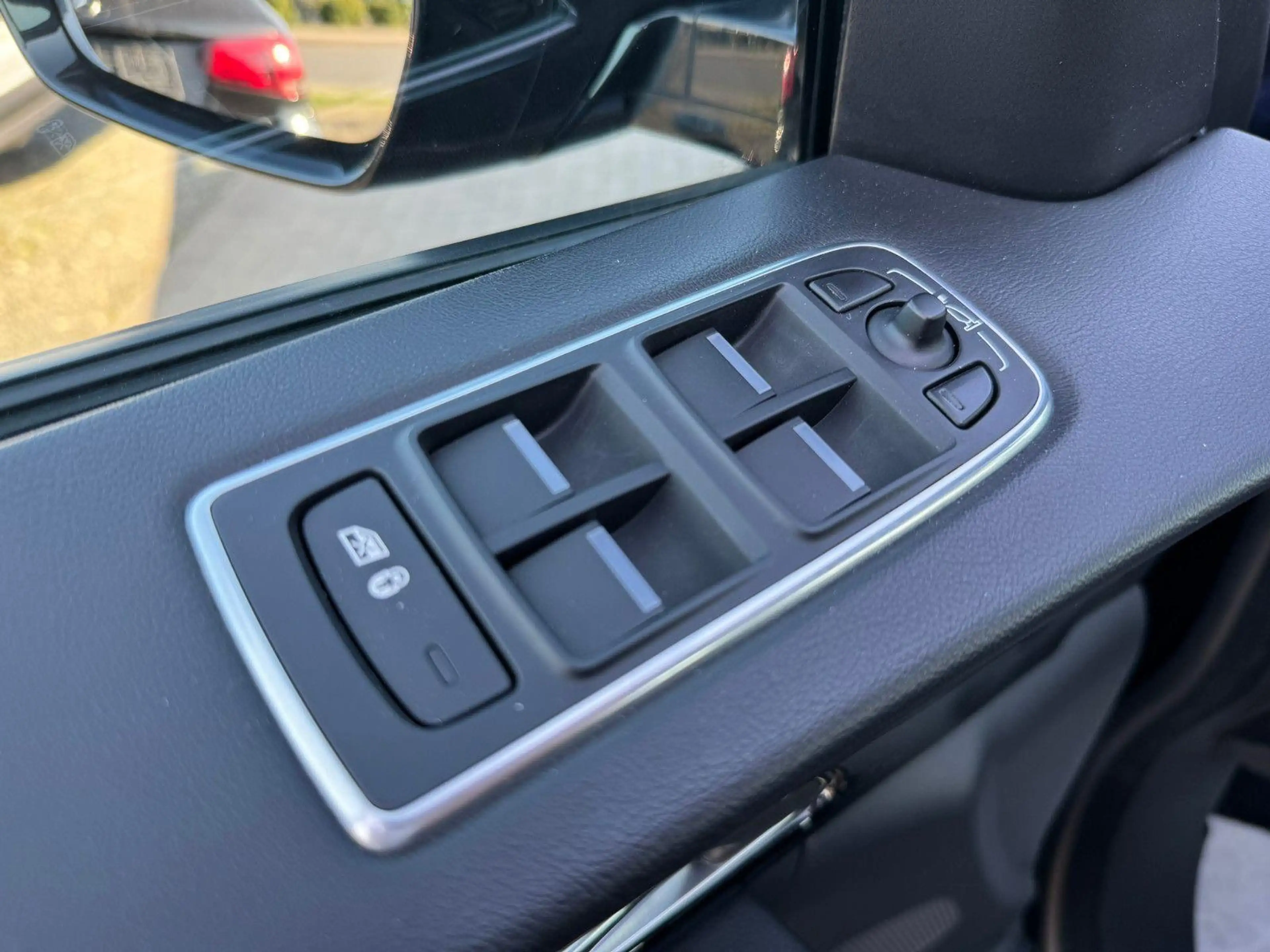 Jaguar F-Pace Pure AWD SHZ TEMPOMAT 1. Hand Scheckheft — photo 12