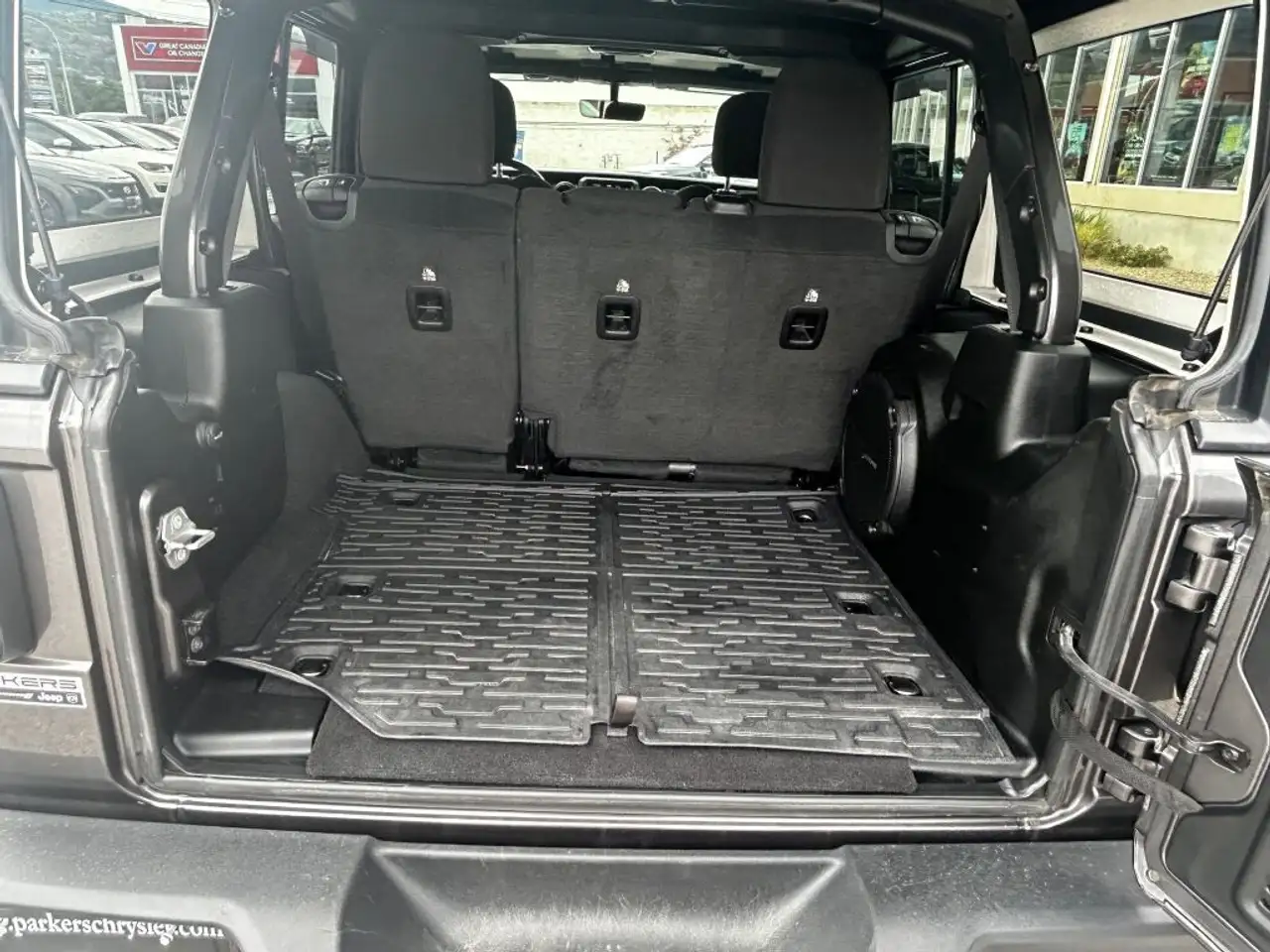 Jeep Wrangler photo Jeep Wrangler