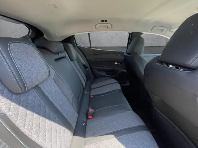 Peugeot 408 view 14