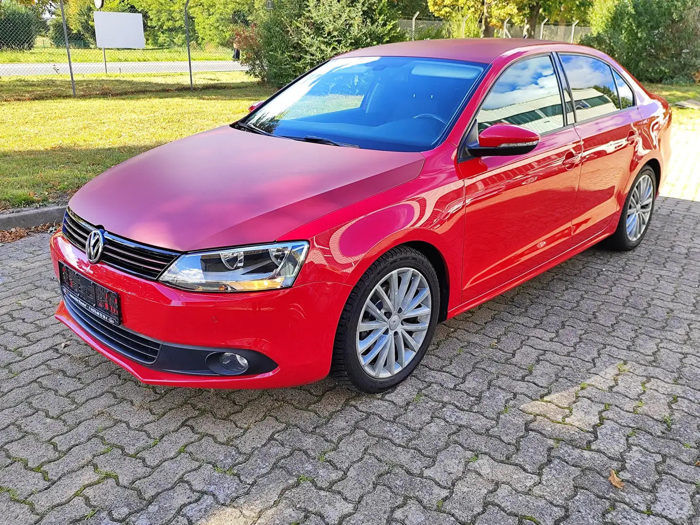 Volkswagen Jetta Comfortline Rot - 2