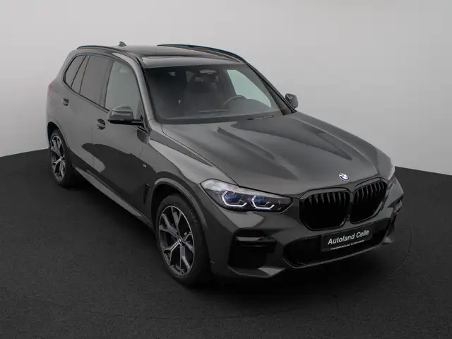 BMW X5 view 3