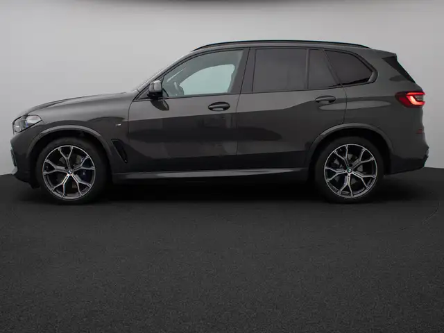 BMW X5 view 11