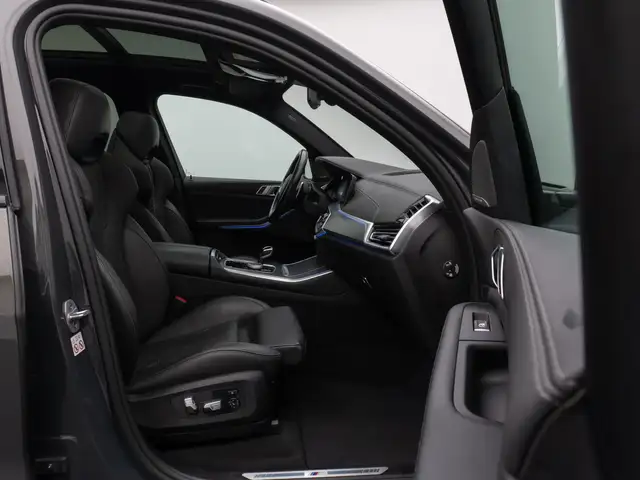 BMW X5 view 25